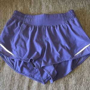 Lululemon shorty Hot short II 2.5”